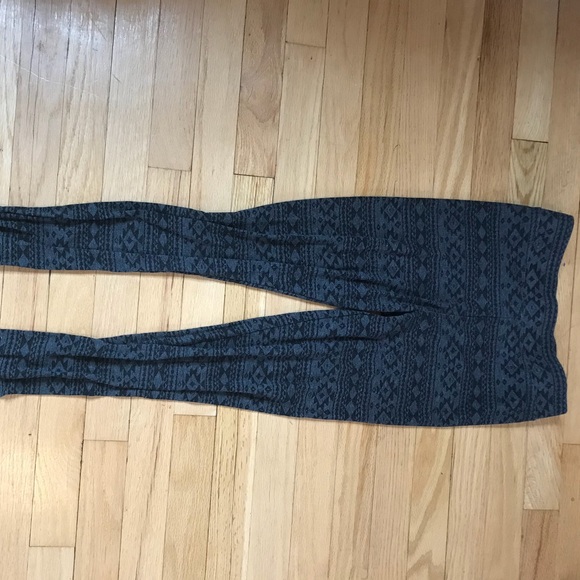 American Eagle Leggings Tribal Pattern Size Small - Picture 2 of 3